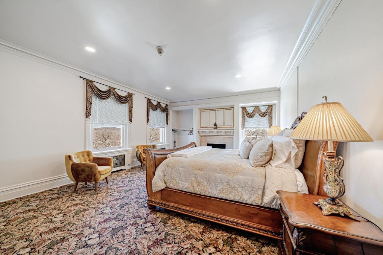 Hotel The Grandeur Estate Greensburg