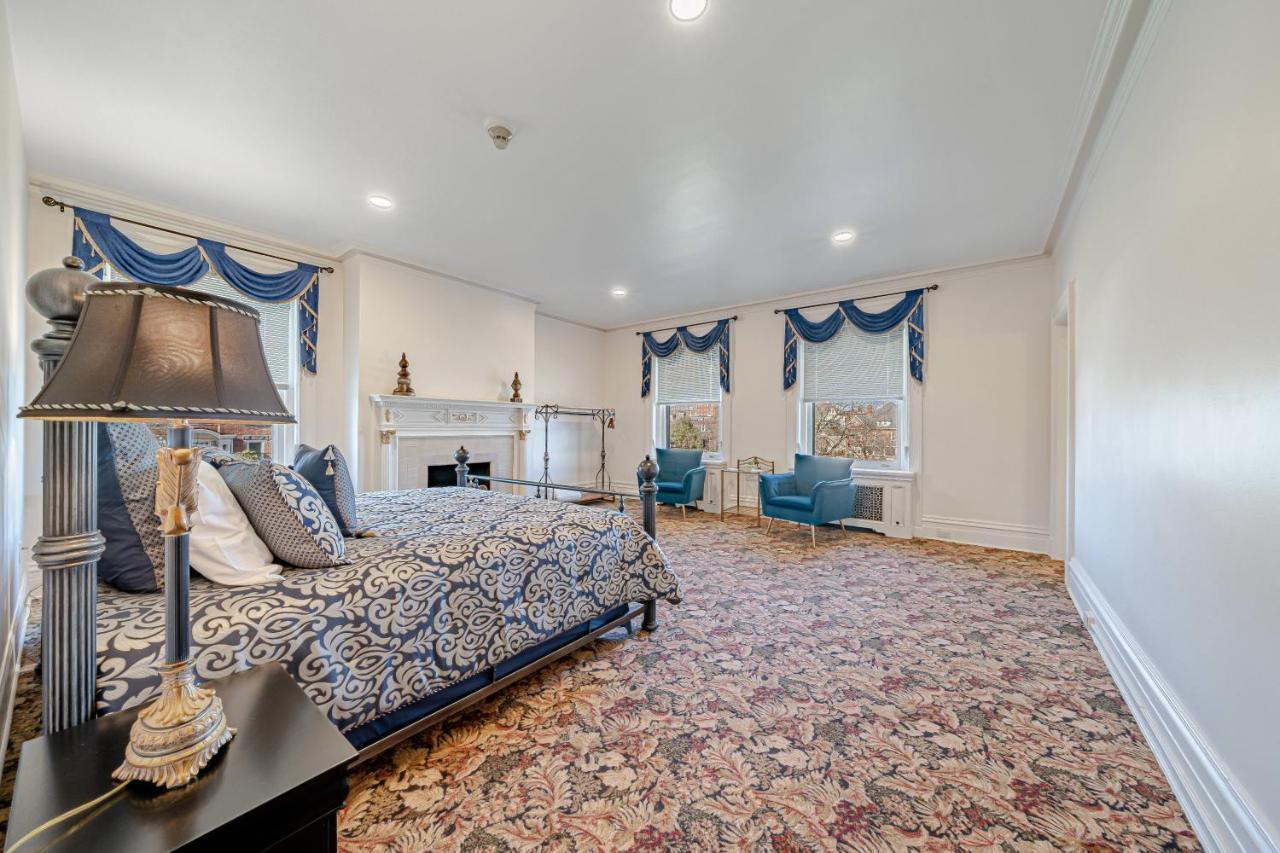 The Grandeur Estate Hotel Greensburg