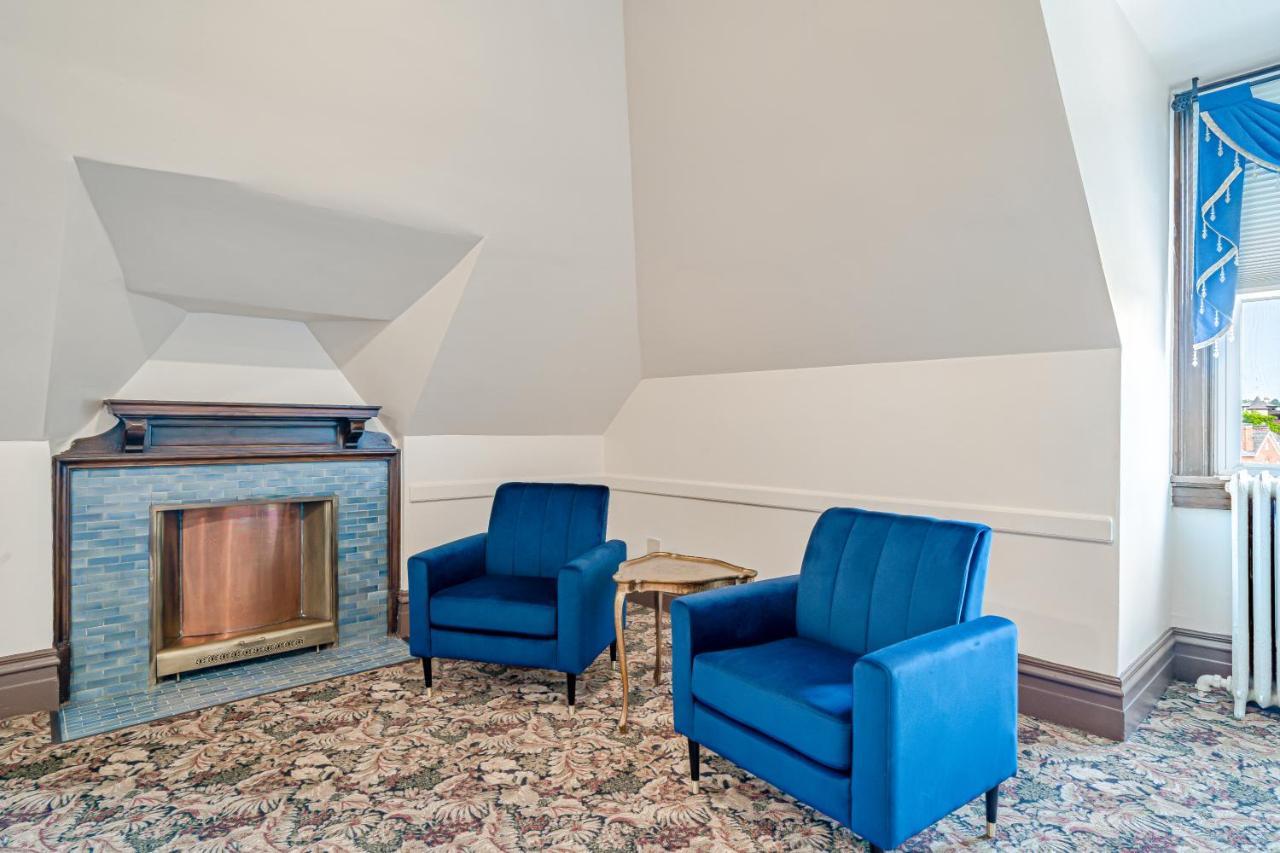 The Grandeur Estate Hotel Greensburg